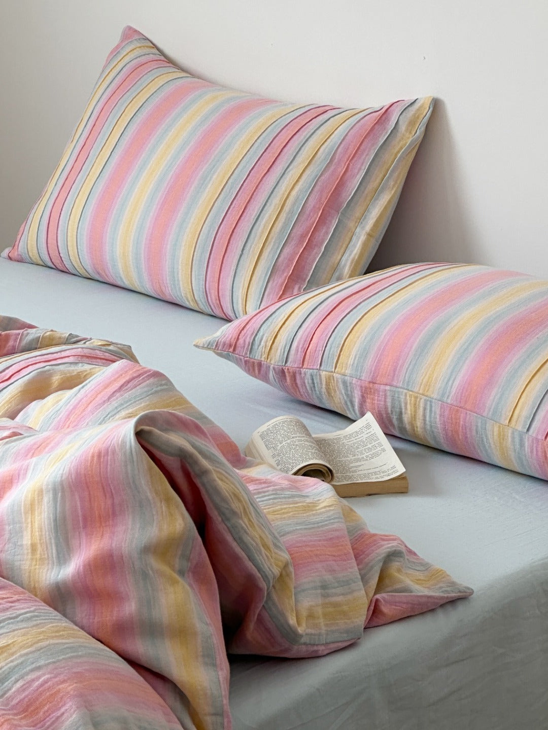 Dreamweaver Pastel Stripe Smocked Muslin Bedding Set original reference image 2