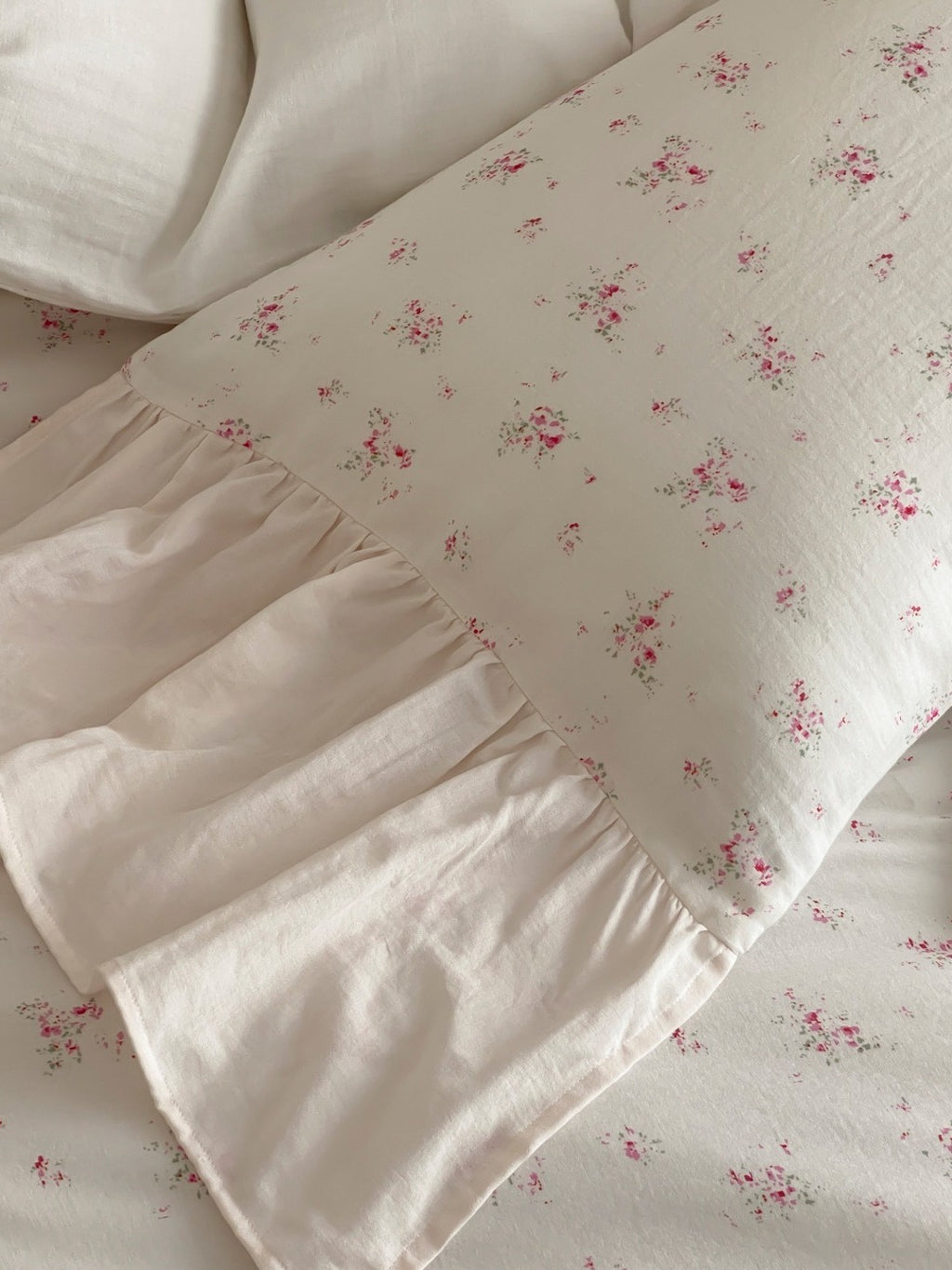 Evening Rose Ivory Floral Ruffle Muslin Bedding Set original reference image 4