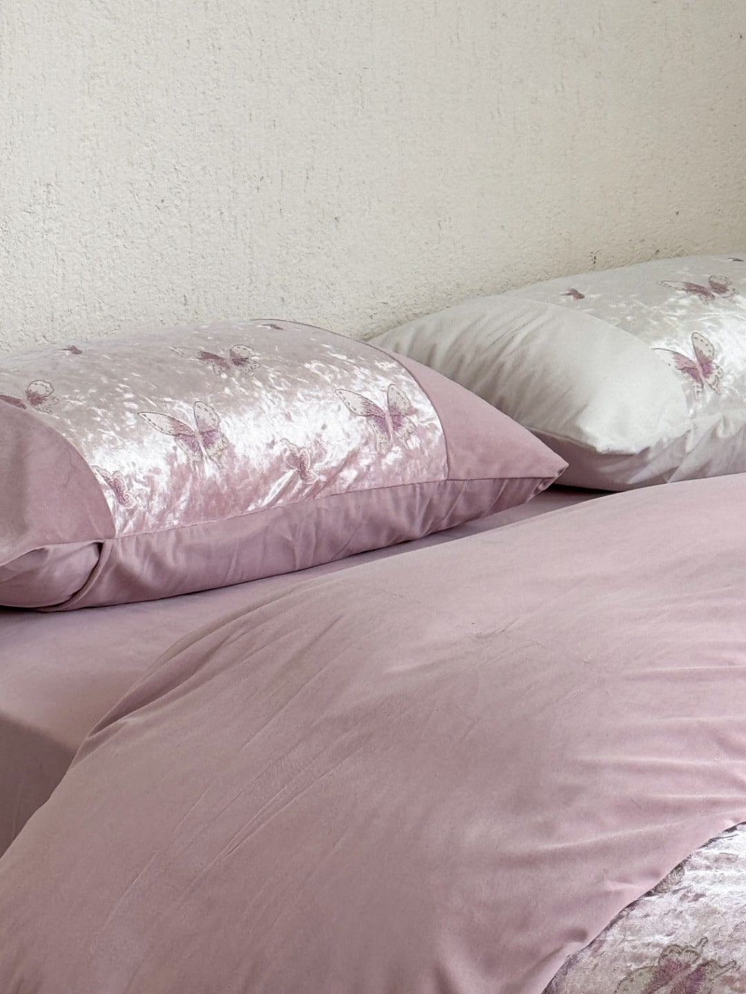 Liora Ivory & Rose Butterfly Velvet Bedding Set original reference image 12