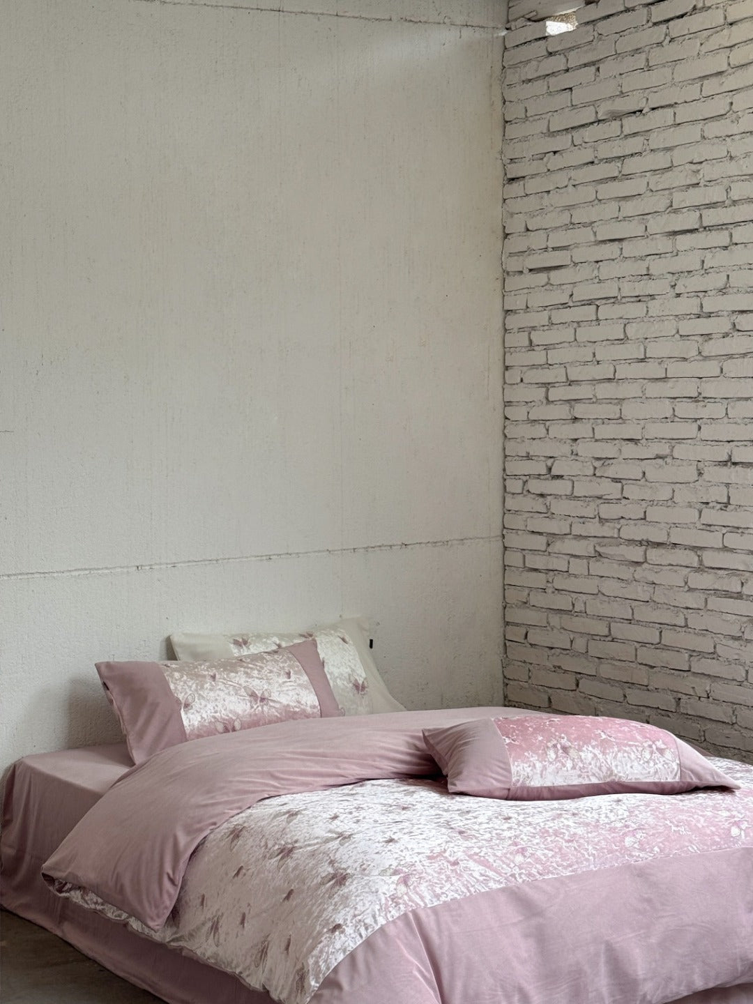 Liora Ivory & Rose Butterfly Velvet Bedding Set original reference image 16
