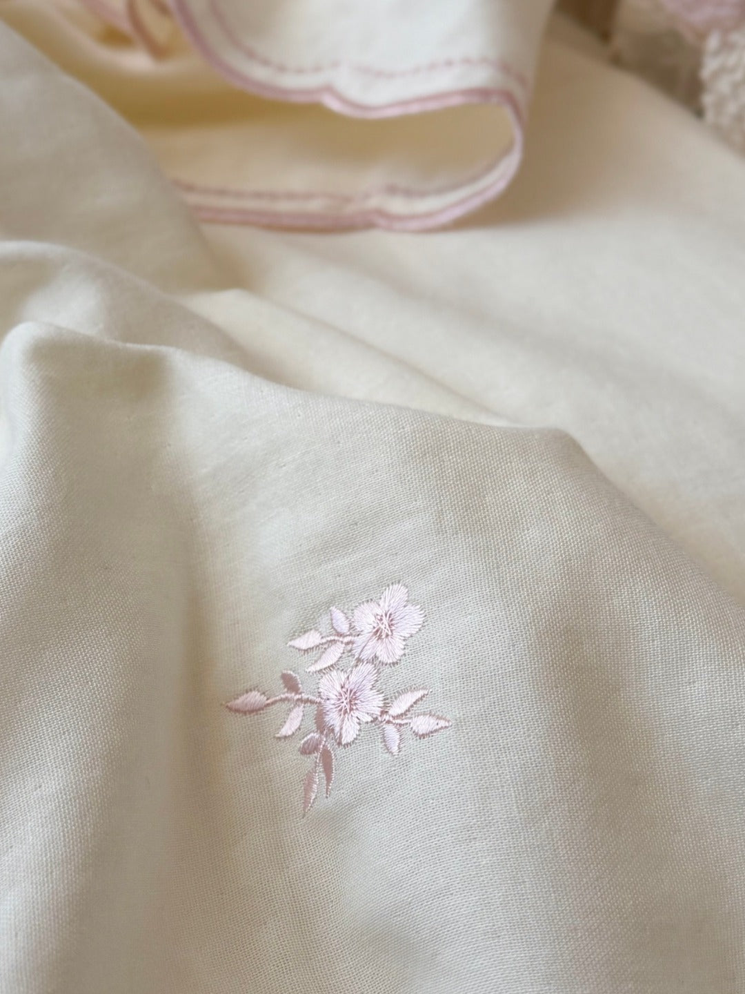Marielle Scalloped Embroidered Muslin Bedding Set original reference image 15