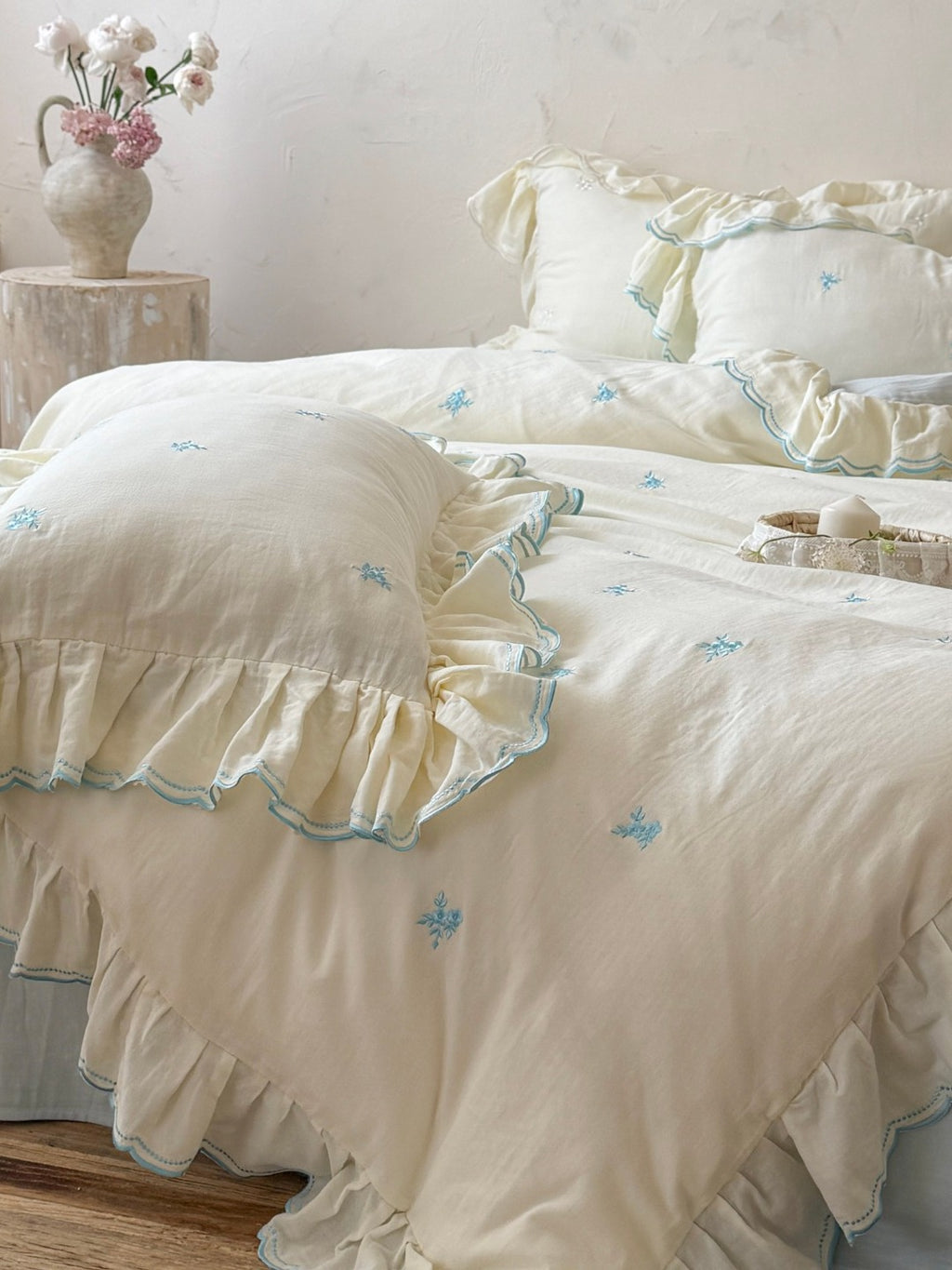 Marielle Scalloped Embroidered Muslin Bedding Set original reference image 21