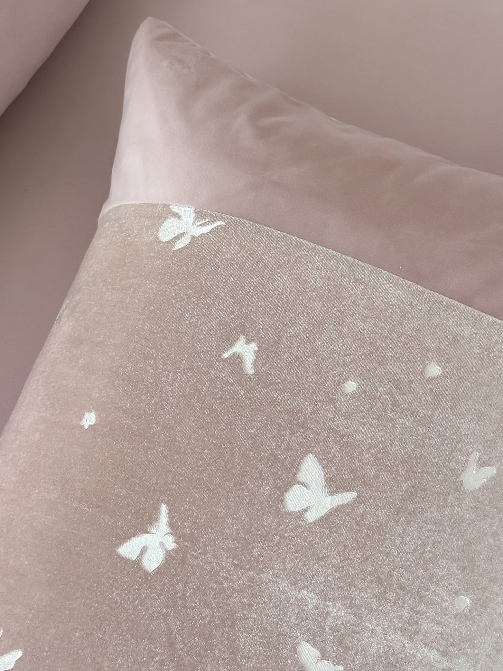 Mariposa Dusty Rose Butterfly Velvet Bedding Set original reference image 3
