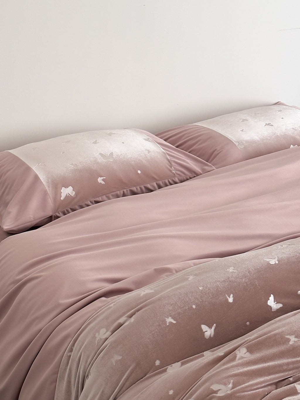 Mariposa Dusty Rose Butterfly Velvet Bedding Set original reference image 8